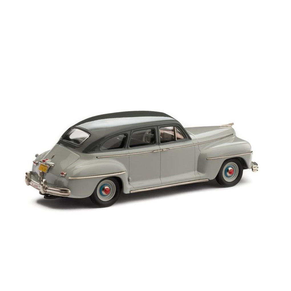 1942 DeSoto 4-Door Sedan (Gunmetal)