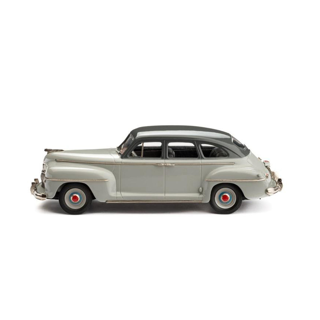 1942 DeSoto 4-Door Sedan (Gunmetal)