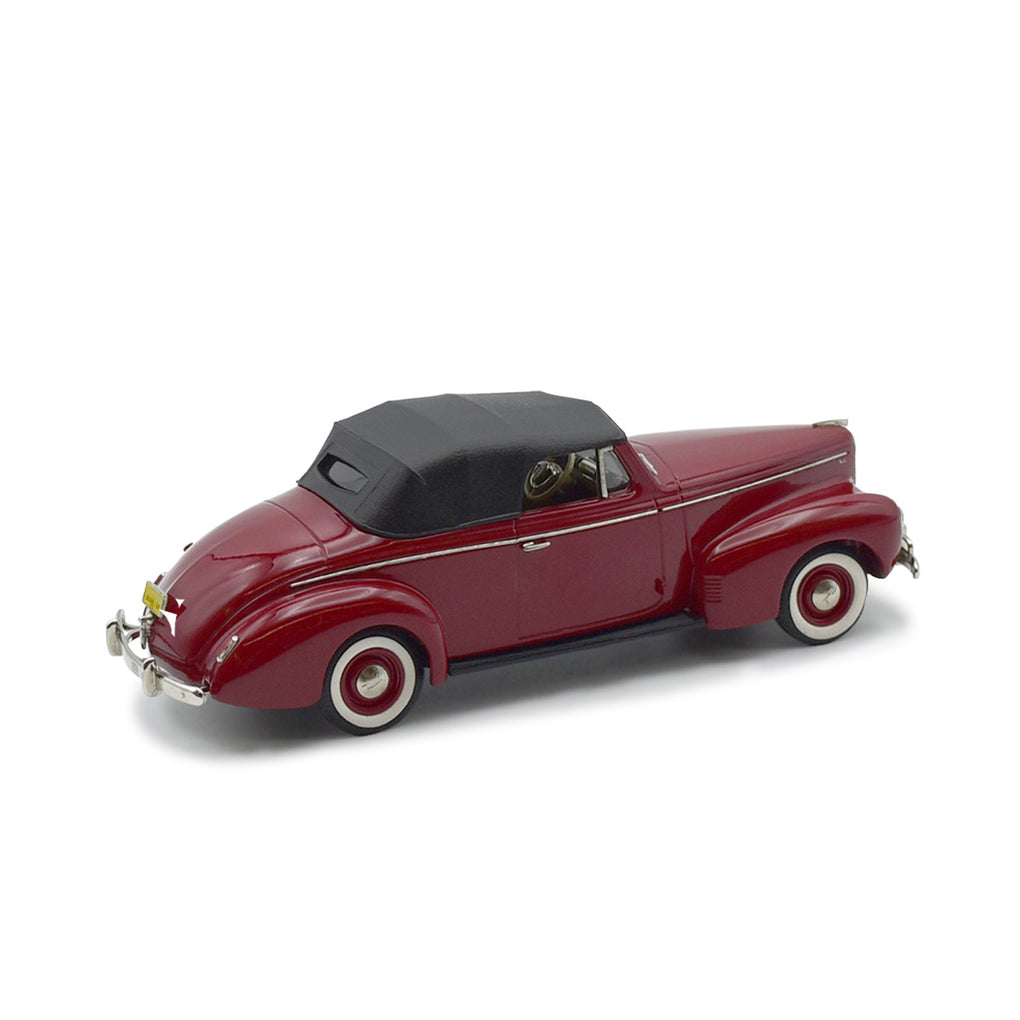 1940 Nash Ambassador Eight Convertible Special Red Edition