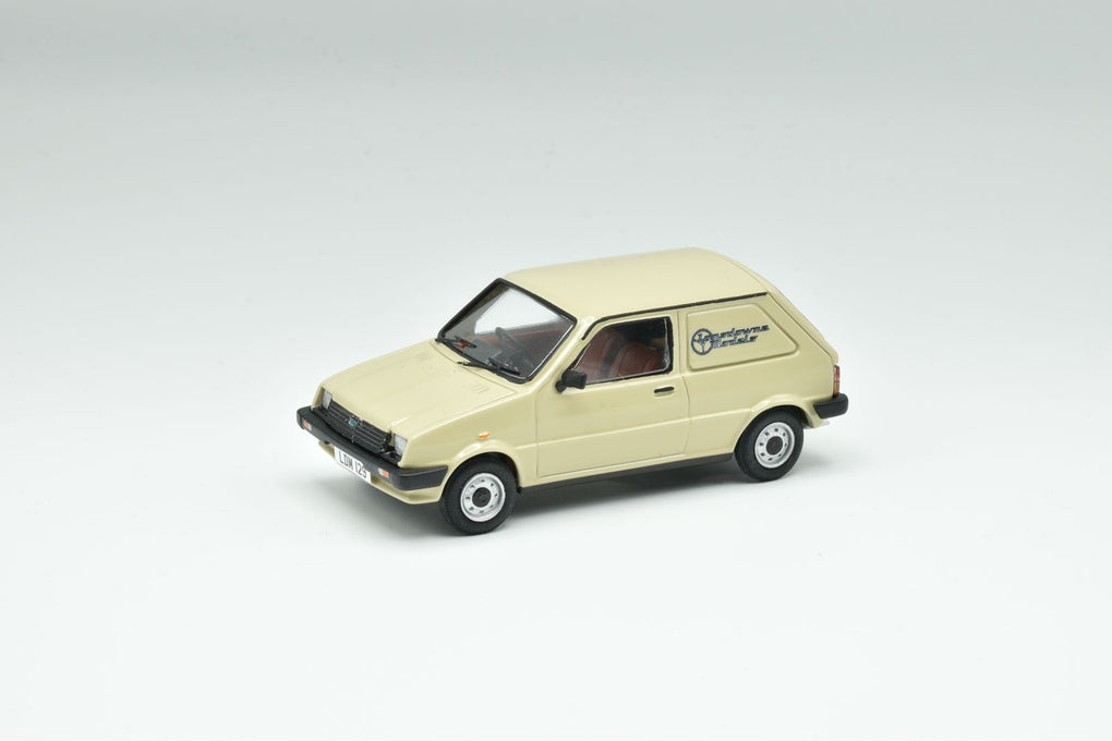 1982 Morris Metro Van - Champagne Beige