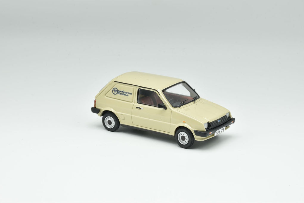 1982 Morris Metro Van - Champagne Beige