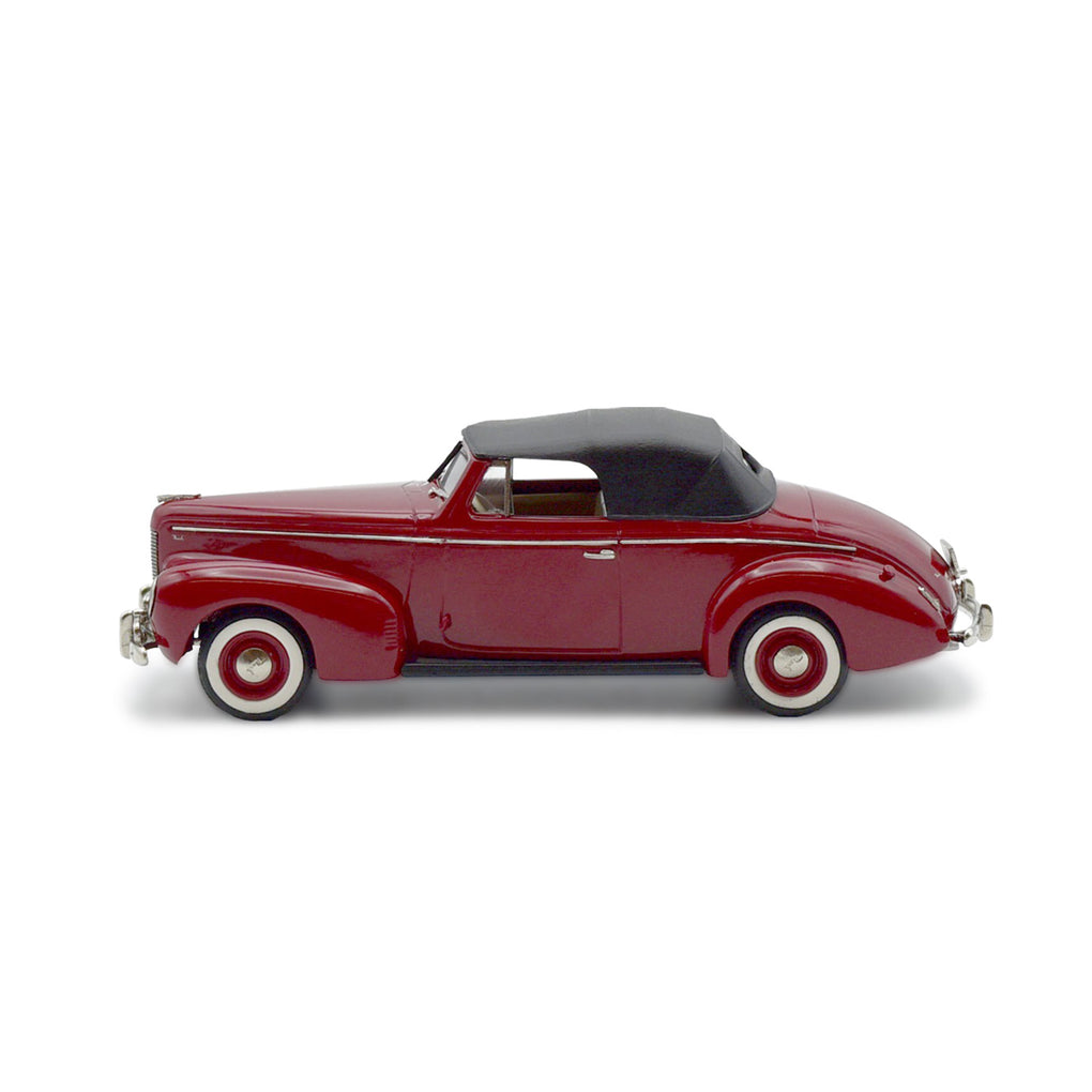 1940 Nash Ambassador Eight Convertible Special Red Edition